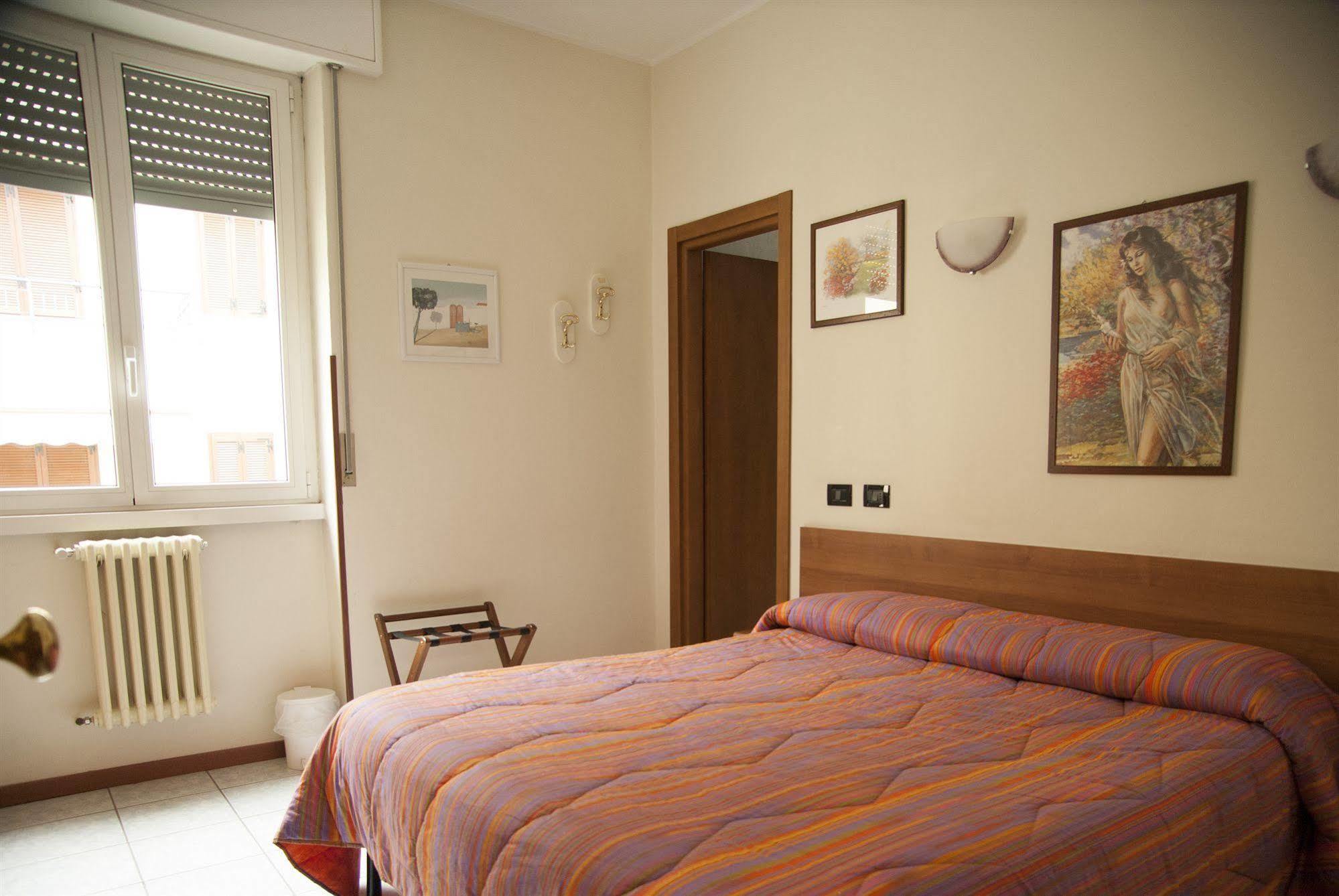Hotel Marinoni Lomazzo Exterior foto